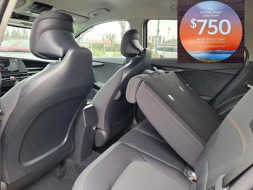 Snow White Pearl 2026 Kia Niro LX