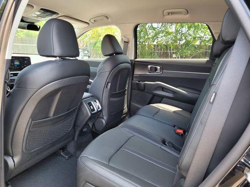 Aurora Black Pearl 2026 Kia Sorento Hybrid EX
