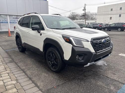 Crystal White Pearl 2022 Subaru Forester Wilderness