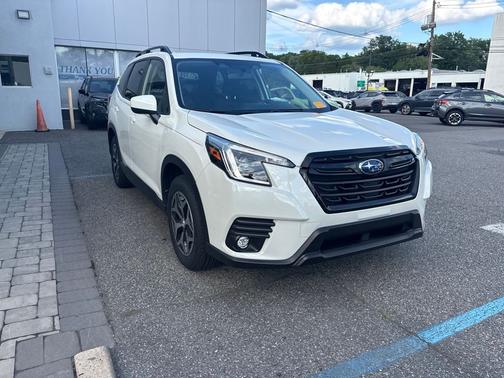 Crystal White Pearl 2024 Subaru Forester Premium