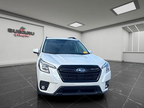 Crystal White Pearl 2024 Subaru Forester Premium