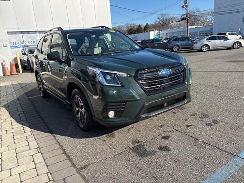 2023 Subaru Forester Premium