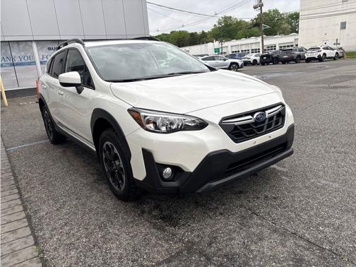 Crystal White Pearl 2023 Subaru Crosstrek Premium