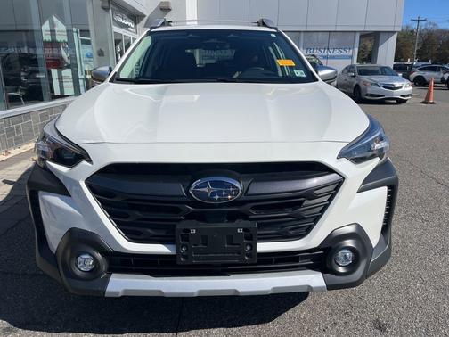 Crystal White Pearl 2025 Subaru Outback Touring XT
