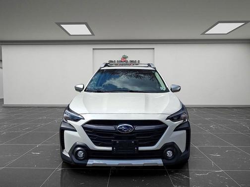 Crystal White Pearl 2025 Subaru Outback Touring XT