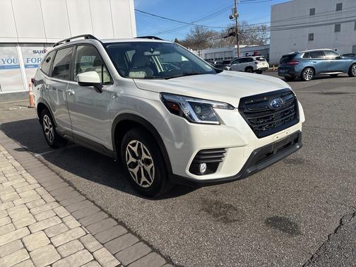 2022 Subaru Forester Premium