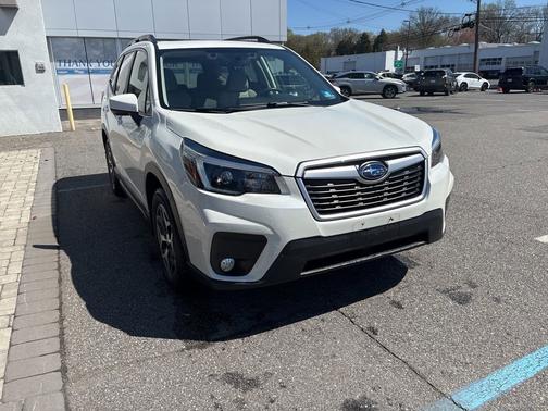 Crystal White Pearl 2021 Subaru Forester Premium