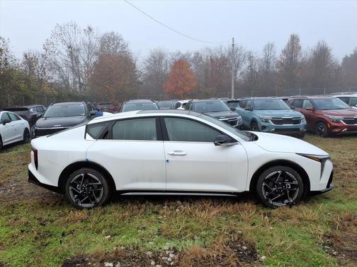2025 Kia K4 GT-Line