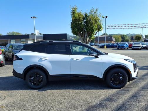 Glacier White Pearl/Black Roof 2026 Kia Sportage S