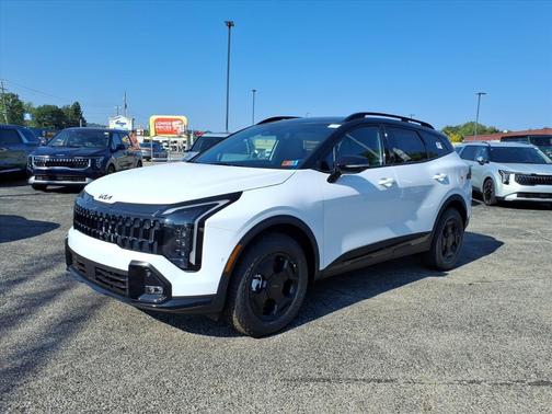 Glacier White Pearl/Black Roof 2026 Kia Sportage S