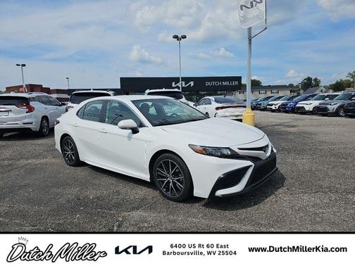 2024 Toyota Camry SE