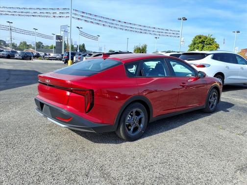 2025 Kia K4 LXS