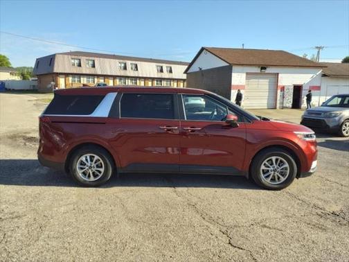 2023 Kia Carnival LX