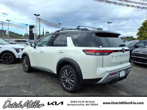 2023 Nissan Pathfinder SL 4WD