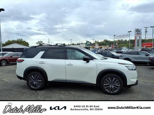2023 Nissan Pathfinder SL 4WD