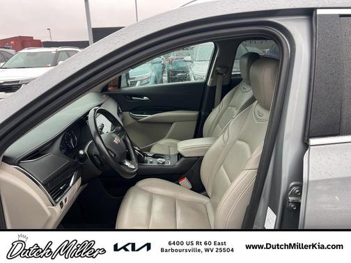 2023 Cadillac XT4 Premium Luxury