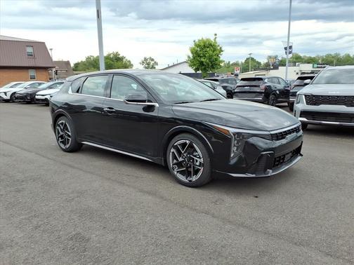 Aurora Black Pearl 2026 Kia K4 GT-Line
