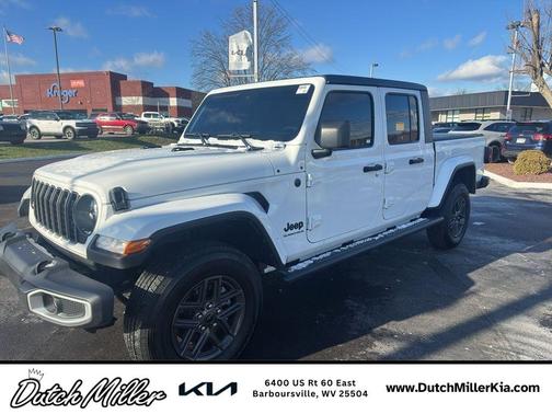 2024 Jeep Gladiator Sport S