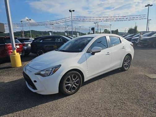 2020 Toyota Yaris Sedan LE