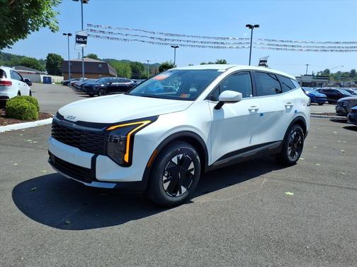 Snow White Pearl 2026 Kia Sportage Hybrid LX