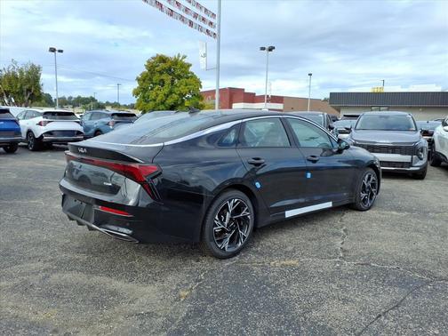 2026 Kia K5 GT-Line
