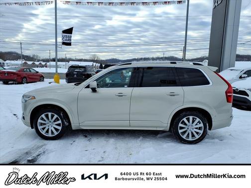 2016 Volvo XC90 T6 Momentum