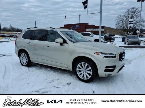 2016 Volvo XC90 T6 Momentum