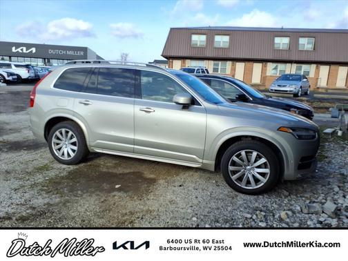 2016 Volvo XC90 T6 Momentum