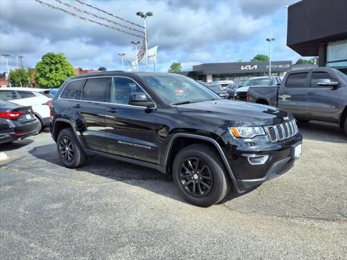 2022 Jeep Grand Cherokee Laredo