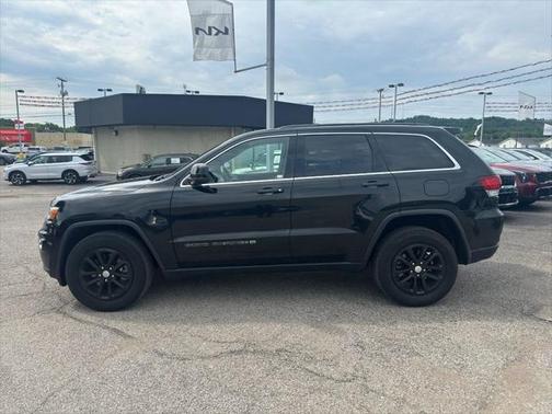 2022 Jeep Grand Cherokee Laredo