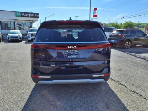 2023 Kia Carnival LX