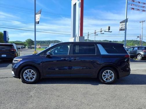 2023 Kia Carnival LX