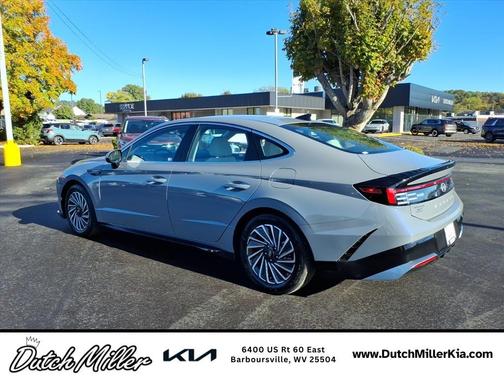 2024 Hyundai SONATA Hybrid SE