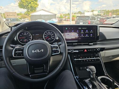 2023 Kia Carnival EX