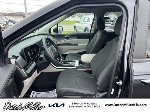 2023 Kia Carnival LX