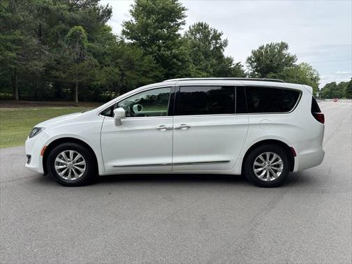 2018 Chrysler Pacifica Touring-L