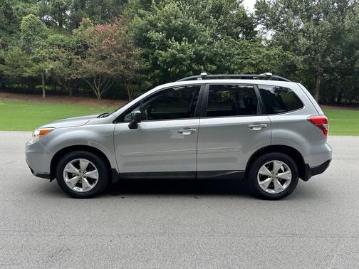 2015 Subaru Forester 2.5i