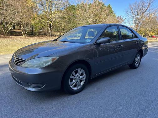 2005 Toyota Camry XLE V6