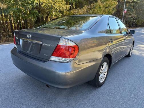 2005 Toyota Camry XLE V6