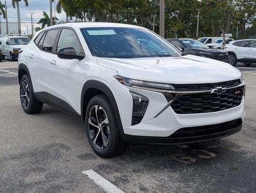 Summit White 2026 Chevrolet Trax 1RS