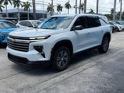 Summit White 2026 Chevrolet Traverse LT