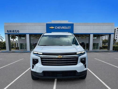 Summit White 2026 Chevrolet Traverse LT