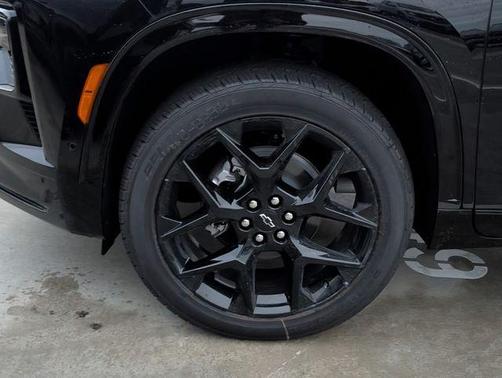 Mosaic Black Metallic 2026 Chevrolet Traverse RS