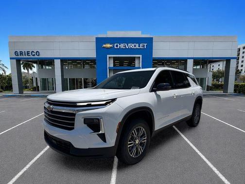 Summit White 2026 Chevrolet Traverse LT