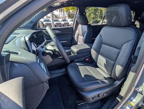 Sterling Gray Metallic 2026 Chevrolet Traverse LT