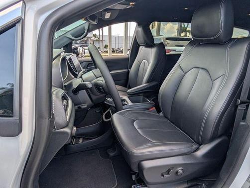 Bright White Clearcoat 2025 Chrysler Pacifica Hybrid Select