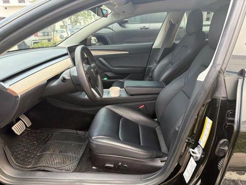 Black 2022 Tesla Model 3 Performance