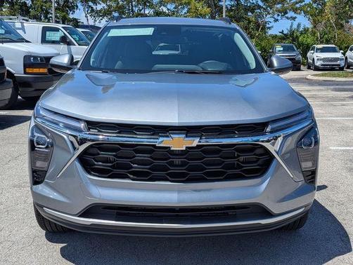 Sterling Gray Metallic 2026 Chevrolet Trax LT