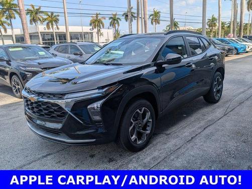 Mosaic Black Metallic 2026 Chevrolet Trax LT