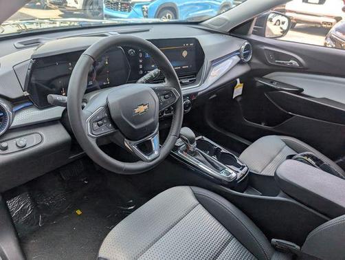 Mosaic Black Metallic 2026 Chevrolet Trax LT